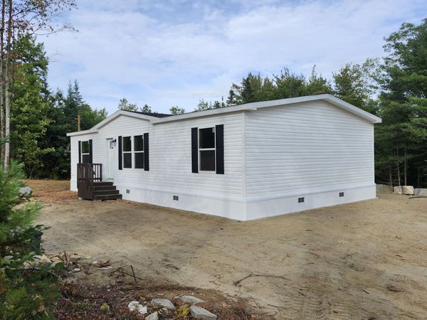 14 Gunners Way, Dresden, ME 04342
