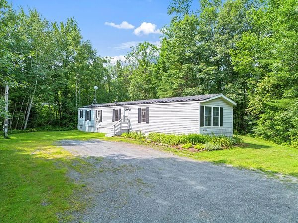 431 Juniper Lane S, Sidney, ME 04330