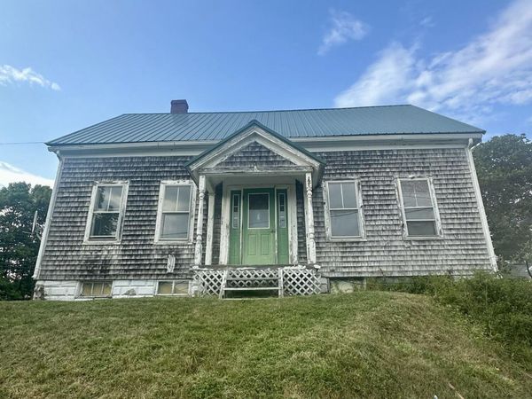 11 South Street, Eastport, ME 04631
