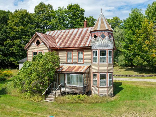 24 Lincoln Road , Enfield, ME 04493