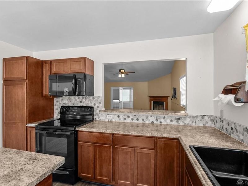 8477 Doe Run Place, Huber Heights, OH 45424 Photo 13