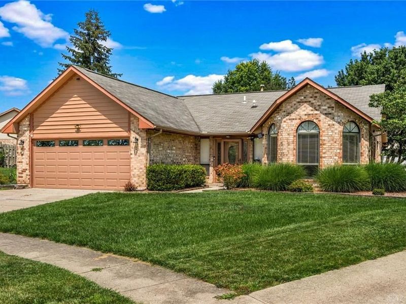 8477 Doe Run Place, Huber Heights, OH 45424 Photo 2