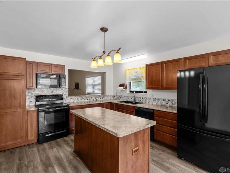 8477 Doe Run Place, Huber Heights, OH 45424 Photo 8