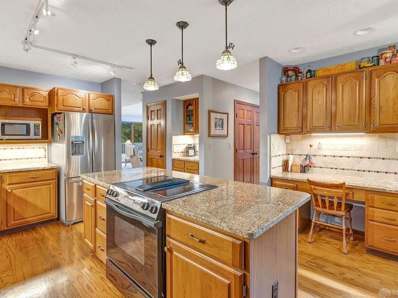 570 Rustic Trail, Beavercreek, OH 45434 Photo 17