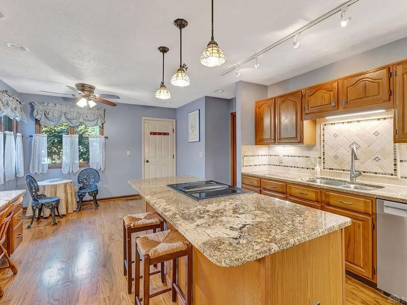 570 Rustic Trail, Beavercreek, OH 45434 Photo 22