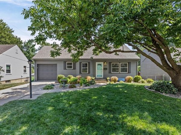 4935 Juniper Street, Roeland Park, KS 66205
