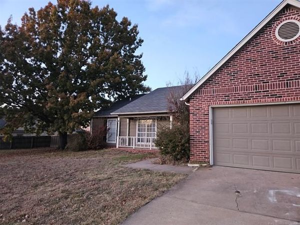 25 Fox Run Circle , Jenks, OK 74037
