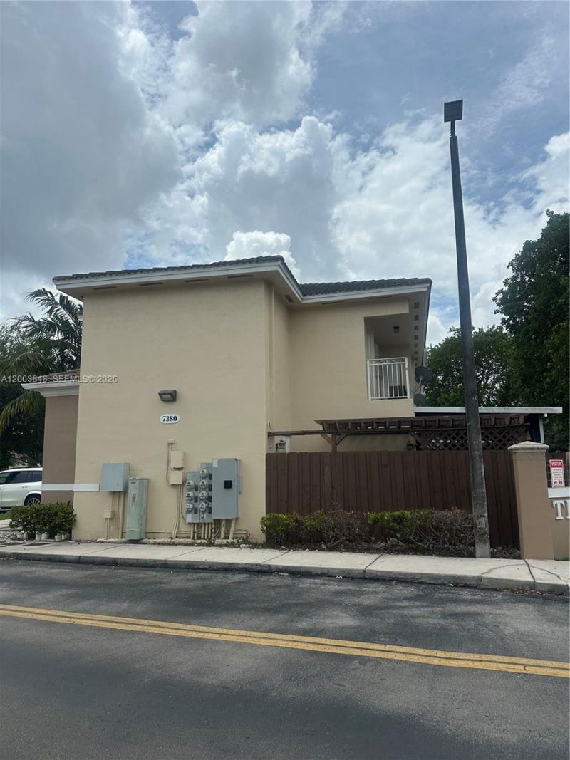 7380 NW 174th Ter , Unit 204, Hialeah, FL 33015 Photo