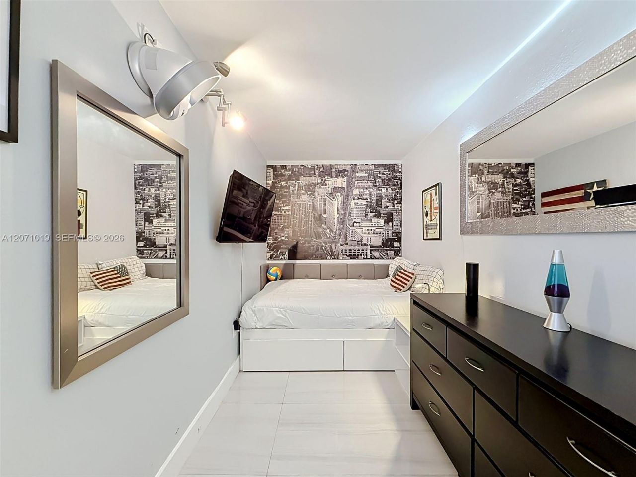 6900 Bay Dr , Unit 11G, Miami Beach, FL 33141 Photo