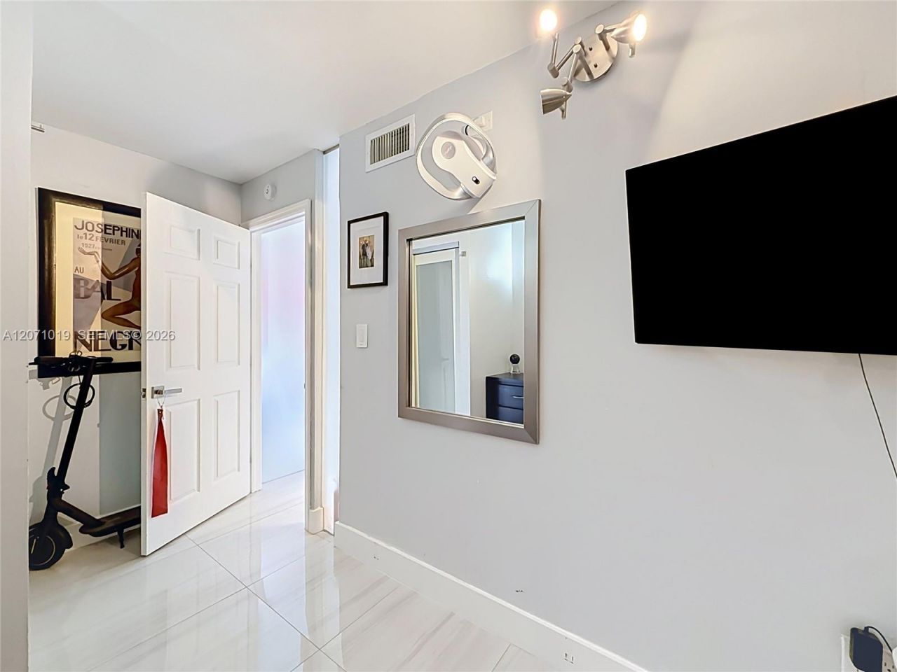 6900 Bay Dr , Unit 11G, Miami Beach, FL 33141 Photo