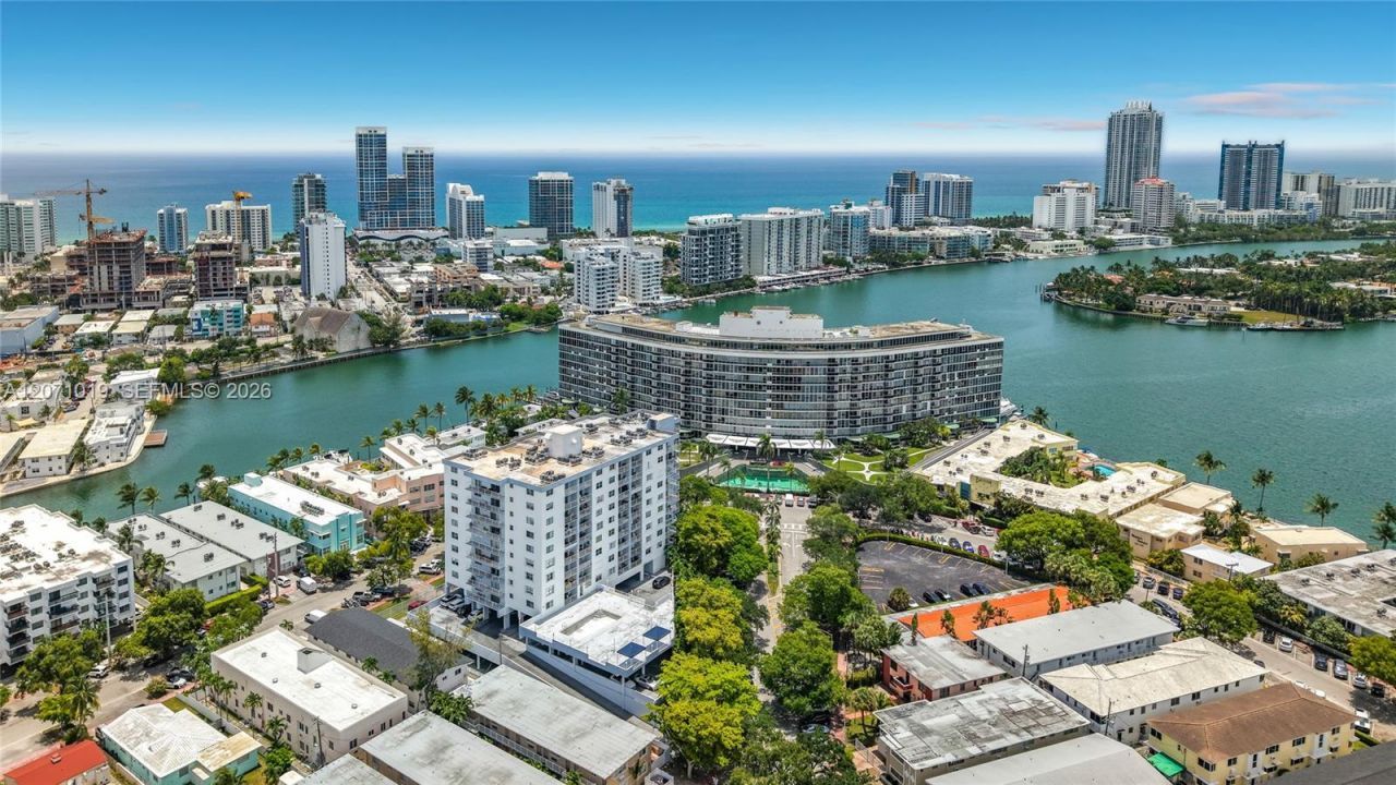6900 Bay Dr , Unit 11G, Miami Beach, FL 33141 Photo