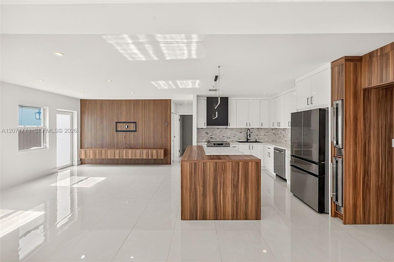 2180 SW 20th St, Miami, FL 33145 Photo