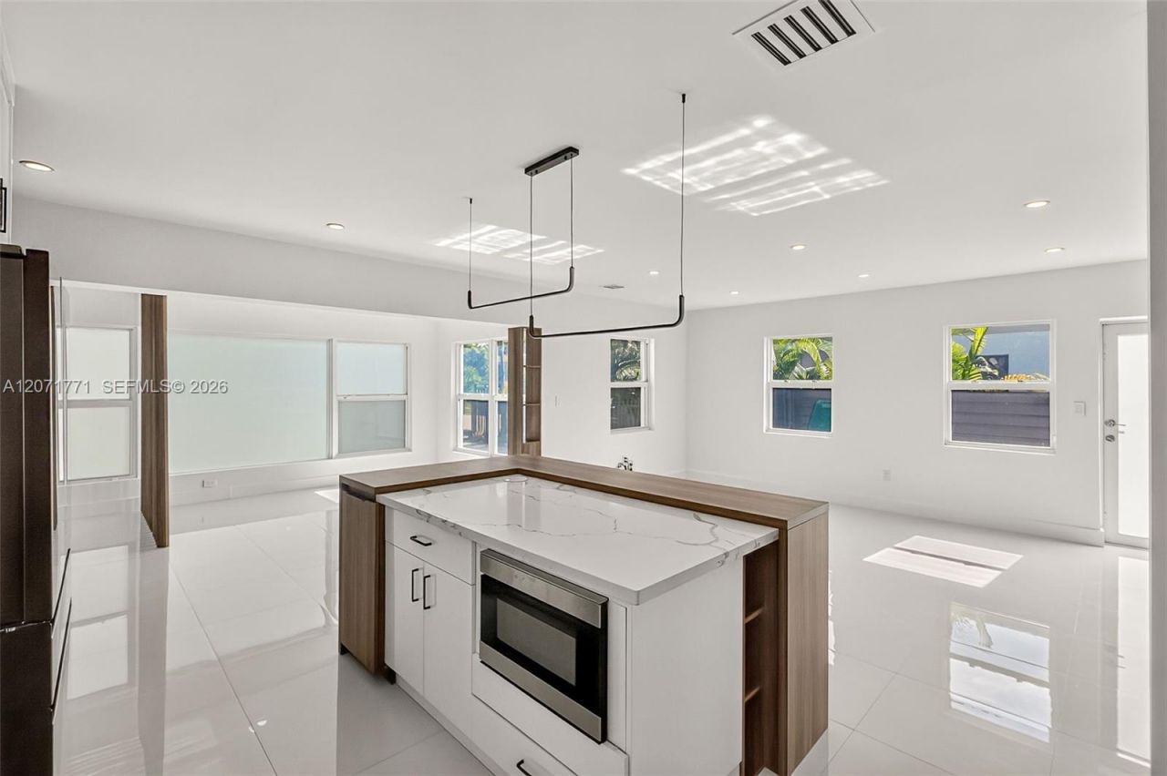 2180 SW 20th St, Miami, FL 33145 Photo