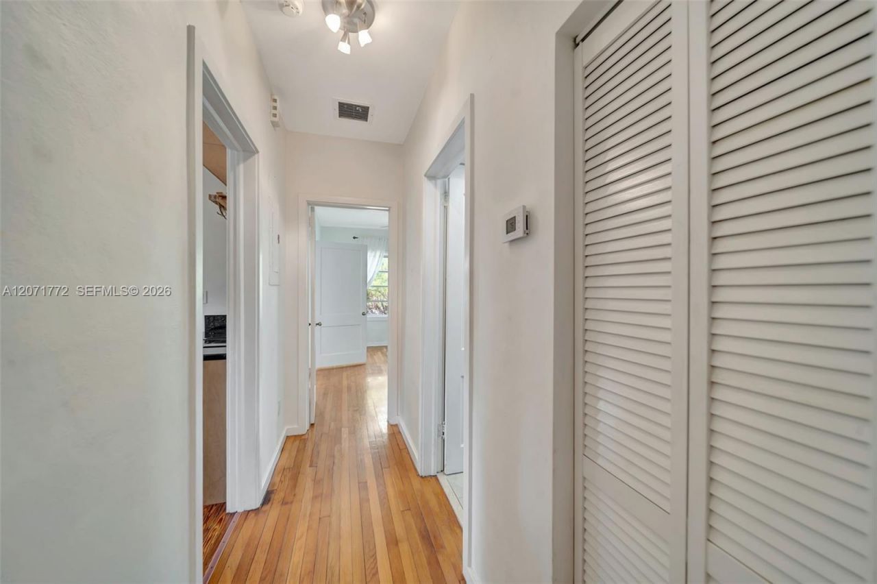 3431 SW 25th St, Miami, FL 33133 Photo