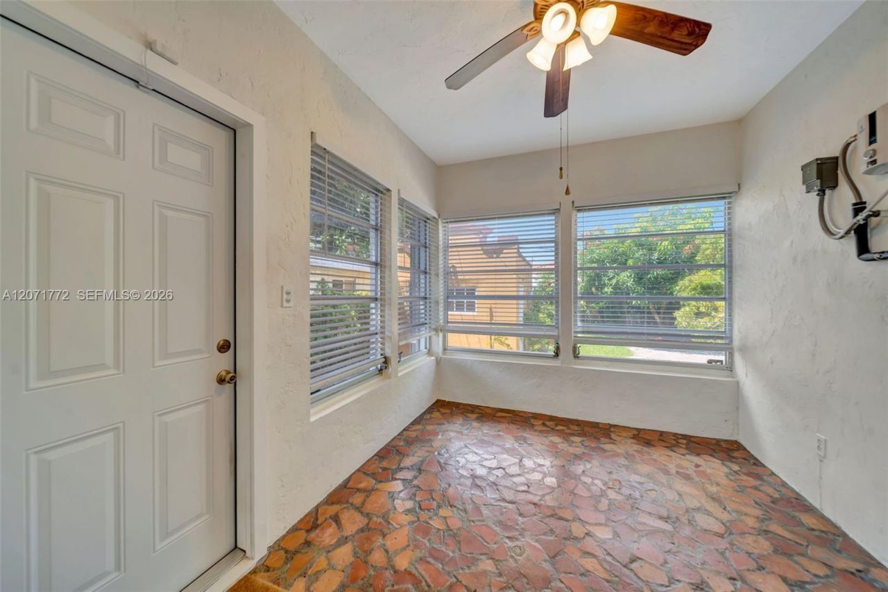 3431 SW 25th St, Miami, FL 33133 Photo