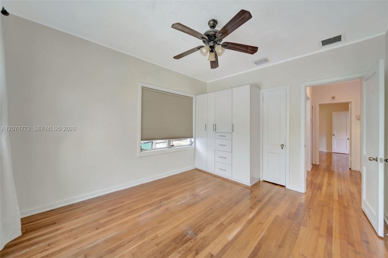 3431 SW 25th St, Miami, FL 33133 Photo