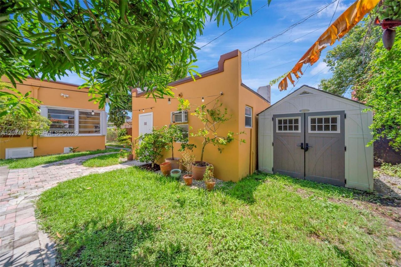 3431 SW 25th St, Miami, FL 33133 Photo