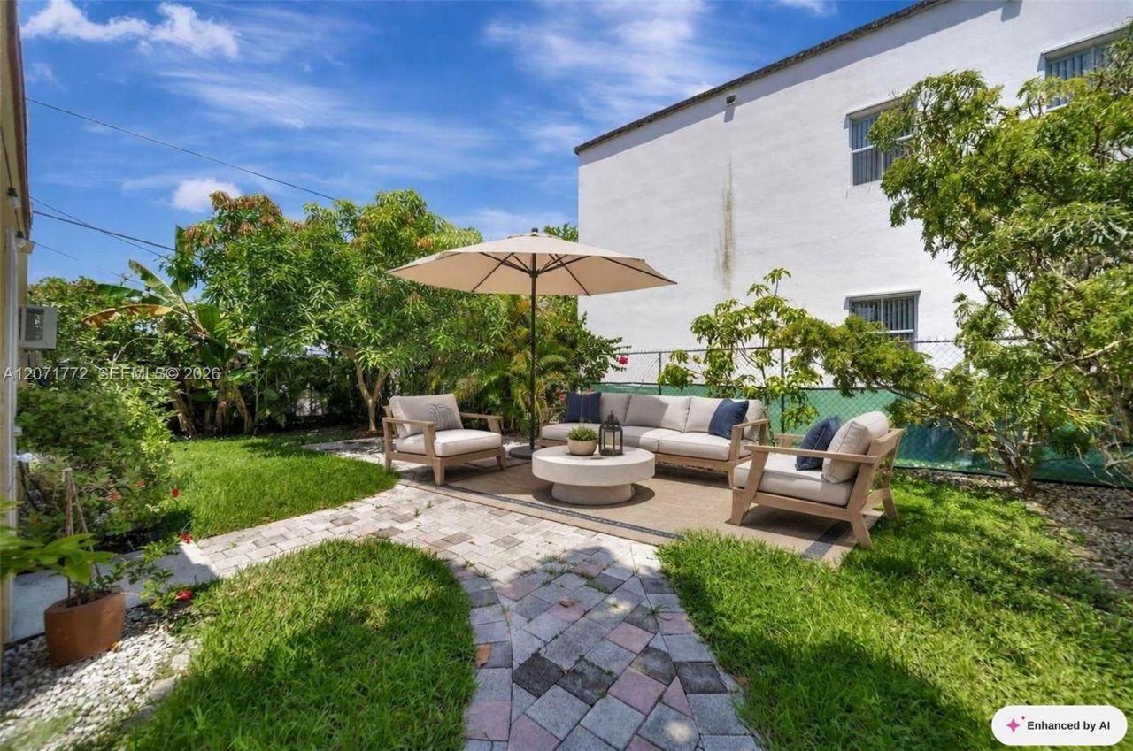 3431 SW 25th St, Miami, FL 33133 Photo