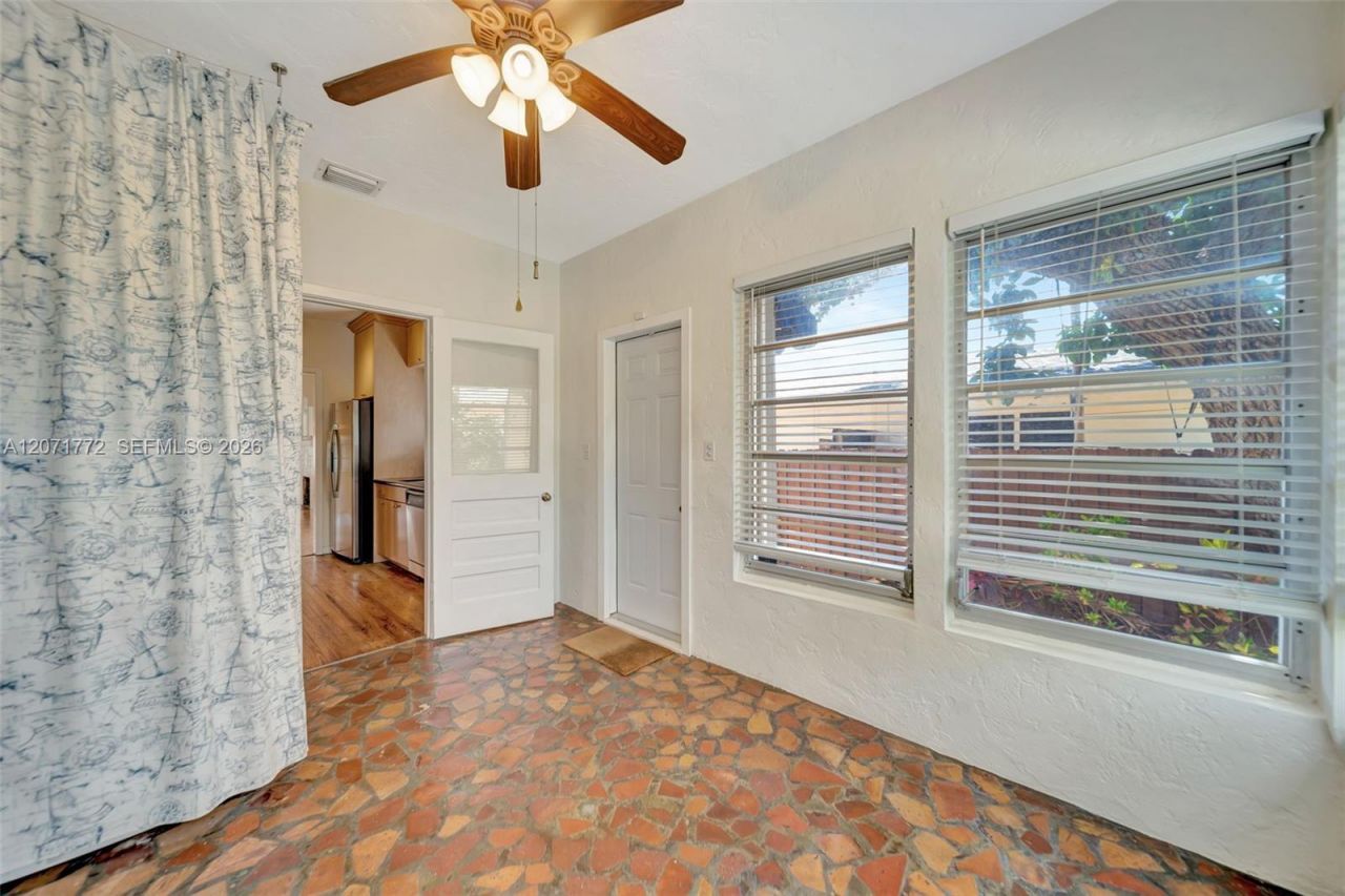 3431 SW 25th St, Miami, FL 33133 Photo