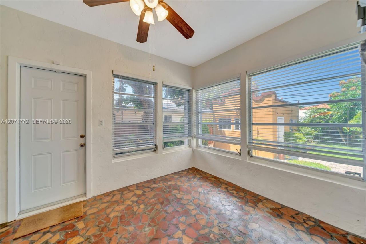 3431 SW 25th St, Miami, FL 33133 Photo