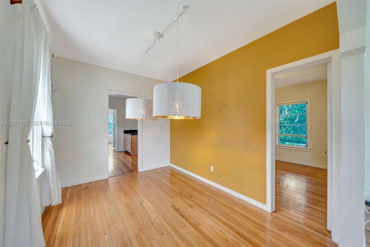 3431 SW 25th St, Miami, FL 33133 Photo