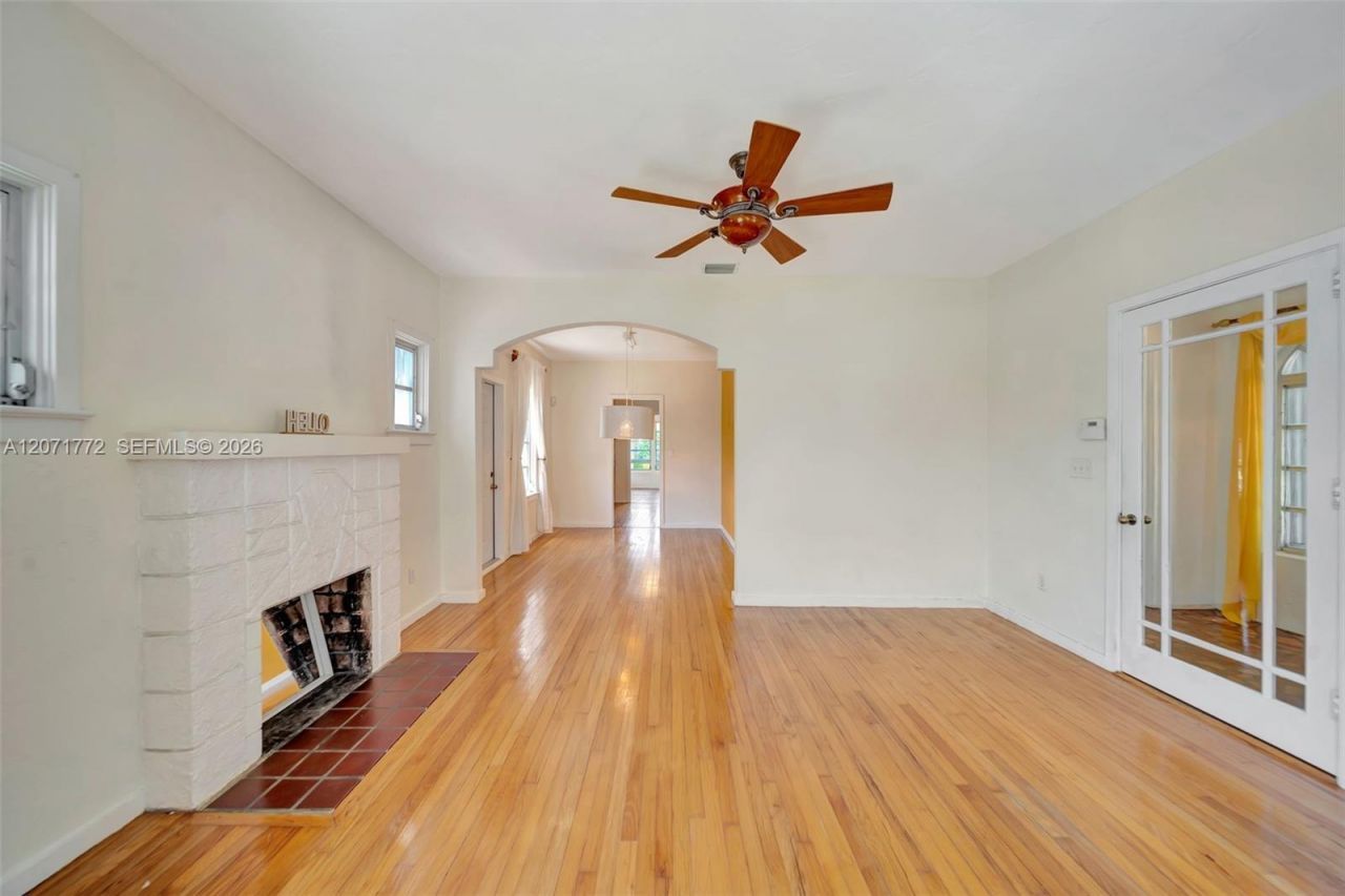 3431 SW 25th St, Miami, FL 33133 Photo