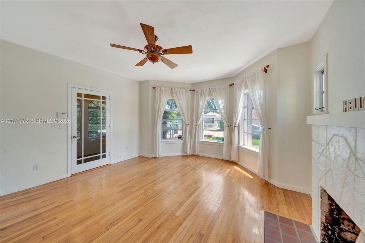 3431 SW 25th St, Miami, FL 33133 Photo