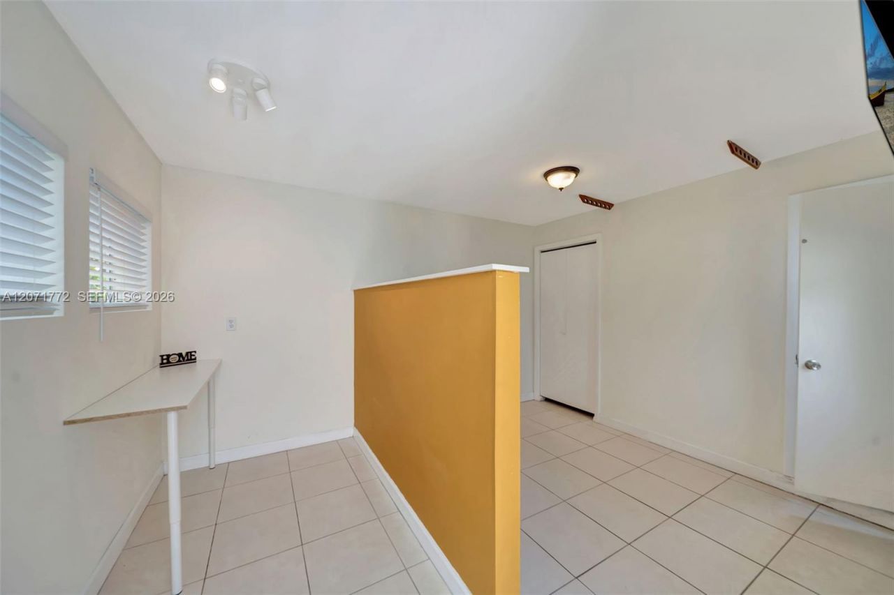 3431 SW 25th St, Miami, FL 33133 Photo