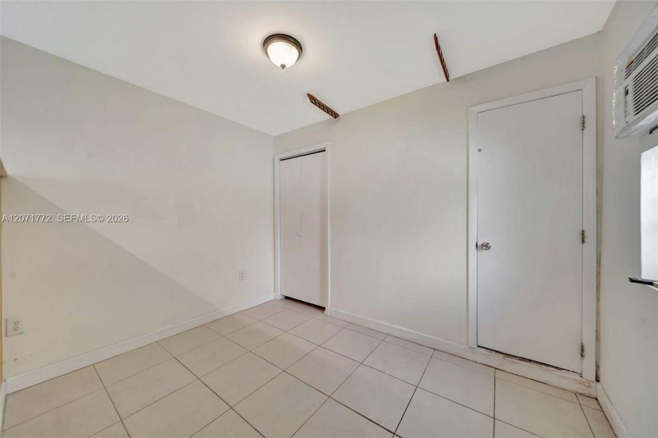 3431 SW 25th St, Miami, FL 33133 Photo