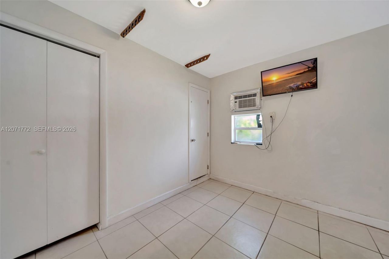 3431 SW 25th St, Miami, FL 33133 Photo