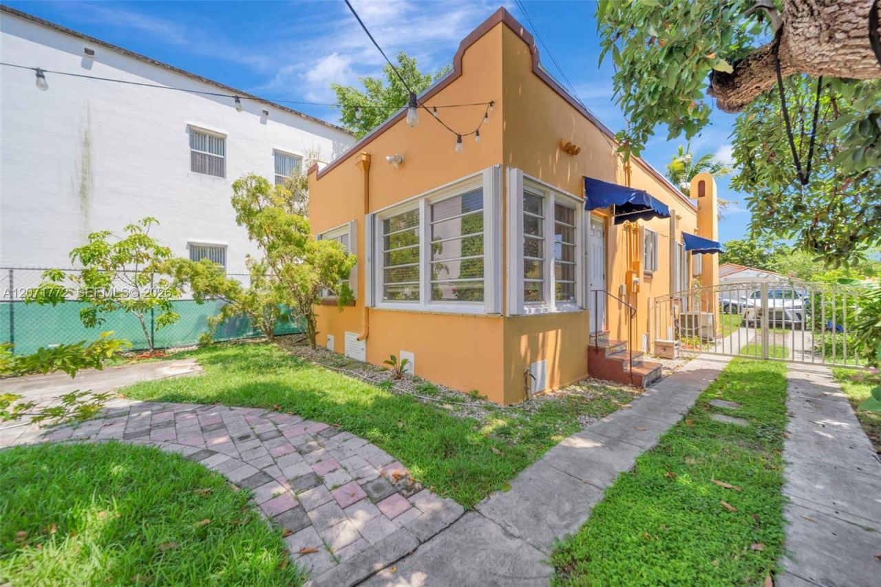 3431 SW 25th St, Miami, FL 33133 Photo