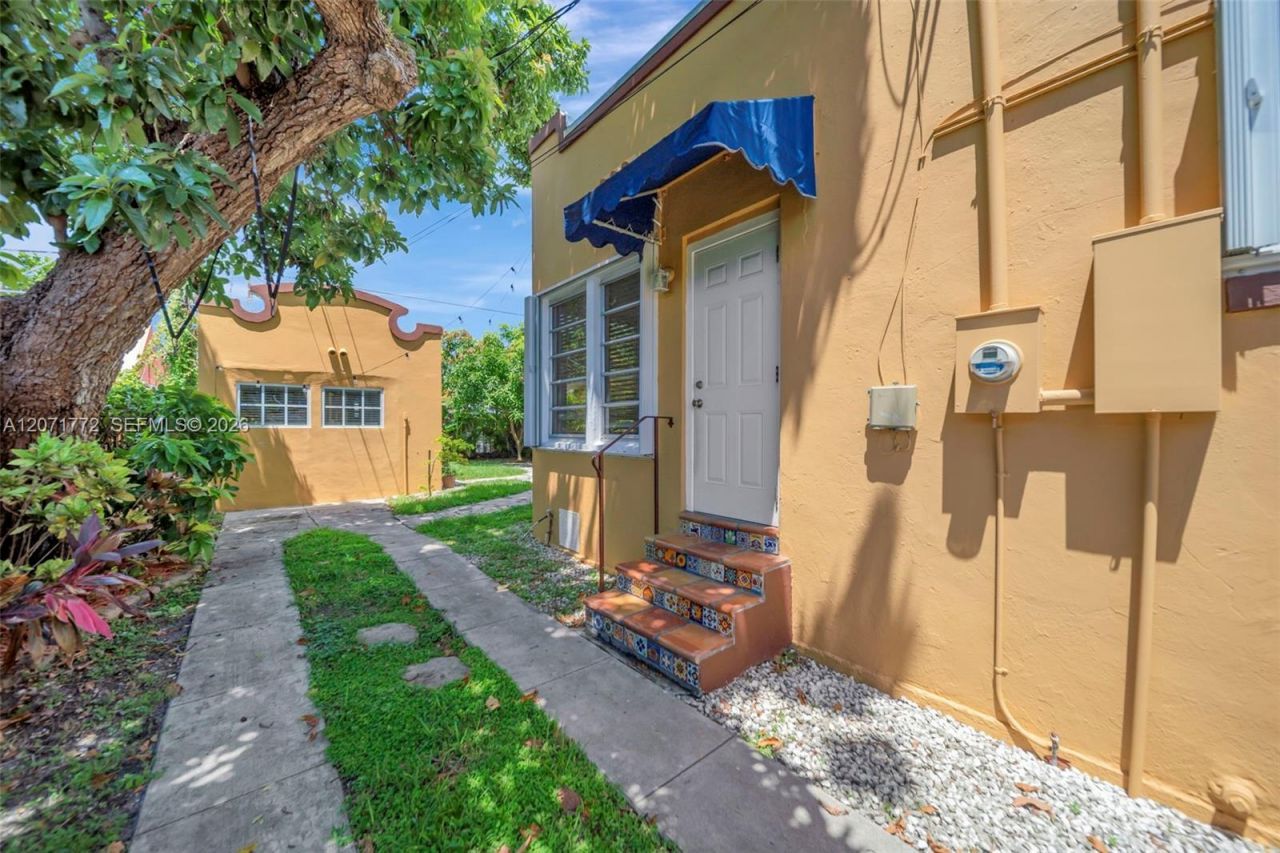 3431 SW 25th St, Miami, FL 33133 Photo