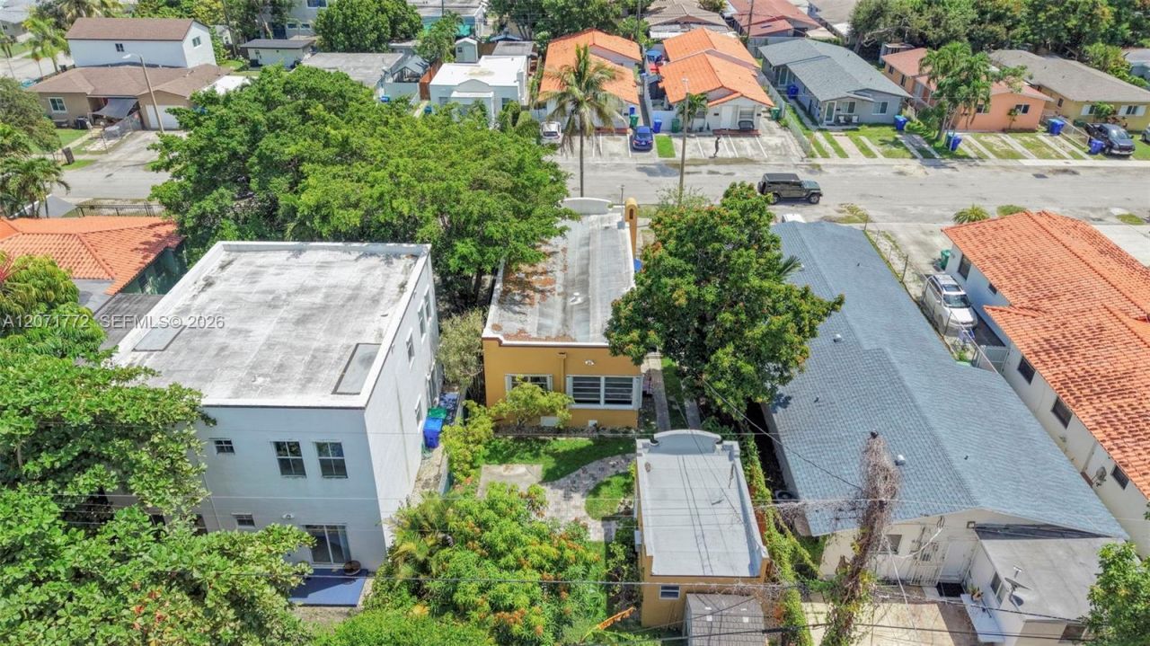 3431 SW 25th St, Miami, FL 33133 Photo