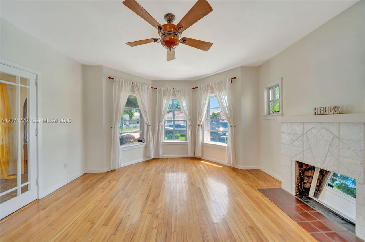 3431 SW 25th St, Miami, FL 33133 Photo