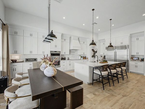 39012 N 6TH Drive, Phoenix, AZ 85086