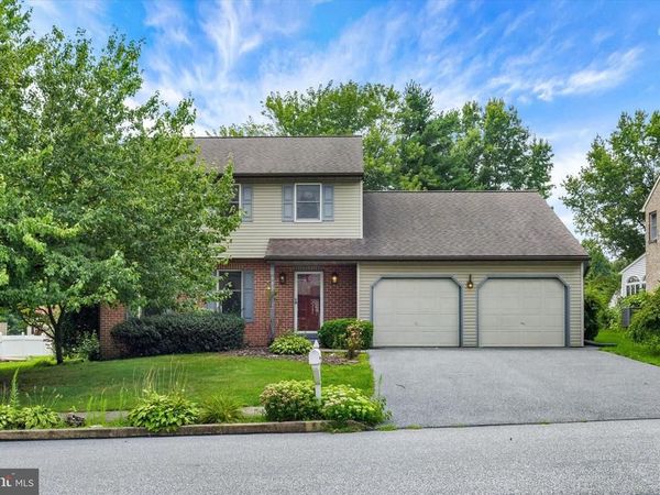 18 SOUTHVIEW CIRCLE, ELIZABETHTOWN, PA 17022