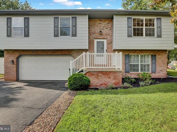 1 BURKEY DRIVE, DENVER, PA 17517