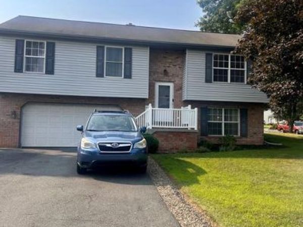 1 BURKEY DRIVE, DENVER, PA 17517