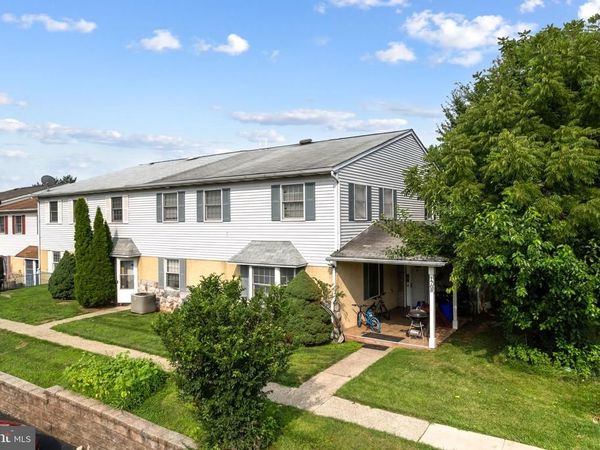 1709 WHITPAIN HILLS, BLUE BELL, PA 19422