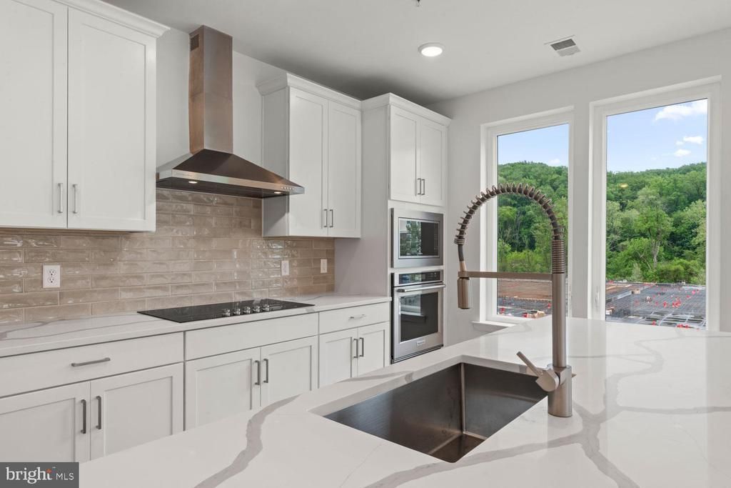 431 WASHINGTON STREET, CONSHOHOCKEN, PA 19428