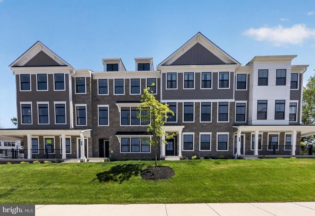 427 PENNYBROOK COURT, FLOURTOWN, PA 19031