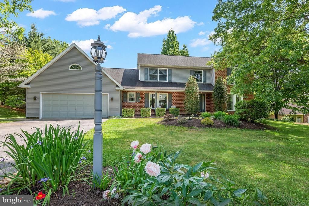 143 HERSHEY CIRCLE, STEWARTSTOWN, PA 17363