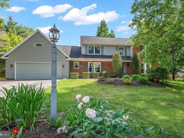 143 HERSHEY CIRCLE, STEWARTSTOWN, PA 17363
