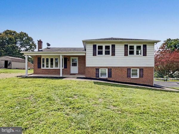 439 VALLEY ROAD, YORK, PA 17407
