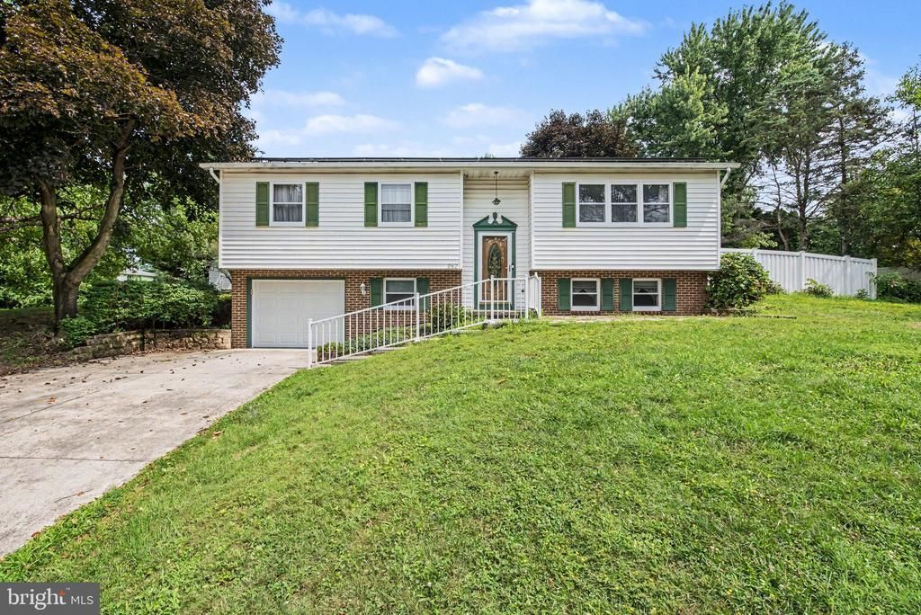 282 BRADLEY, NEW CUMBERLAND, PA 17070