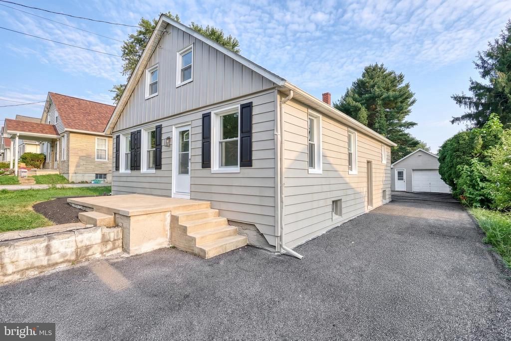 16 E TOLNA ROAD, SHREWSBURY, PA 17361