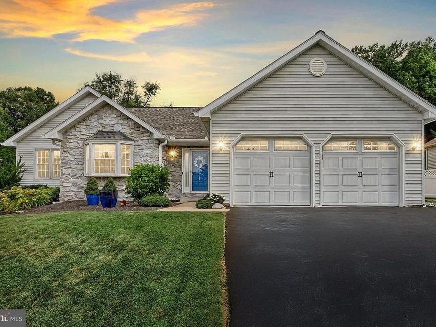 3349 Overview Drive, York, PA 17406 Main Photo