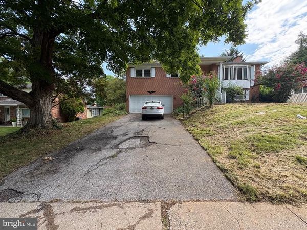 2575 CAMBRIDGE ROAD, YORK, PA 17402