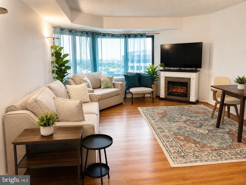 900 N Stafford Street N, Unit 1702, Arlington, VA 22203 Main Photo