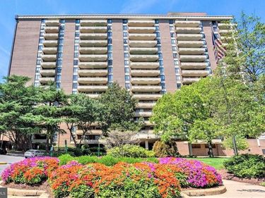 1808 OLD MEADOW ROAD, Unit 302, MCLEAN, VA 22102